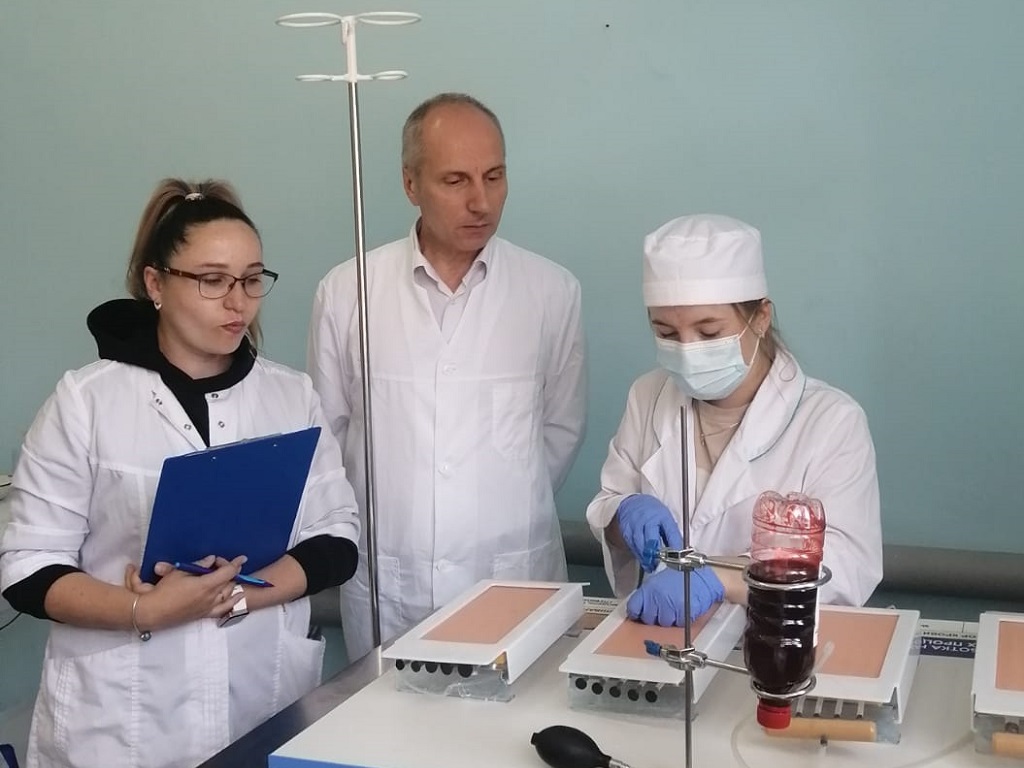 Сотрудники ФНЦ «ВНИТИП» РАН приняли участие в проведении демонстрационного экзамена по компетенции «Ветеринария»
